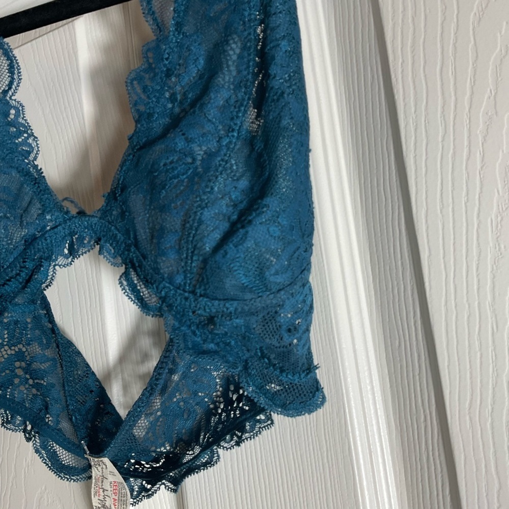FREE PEOPLE Last Dance Lace Halter Bra / Legion Blue Size XSMALL - Picture 5 of 11